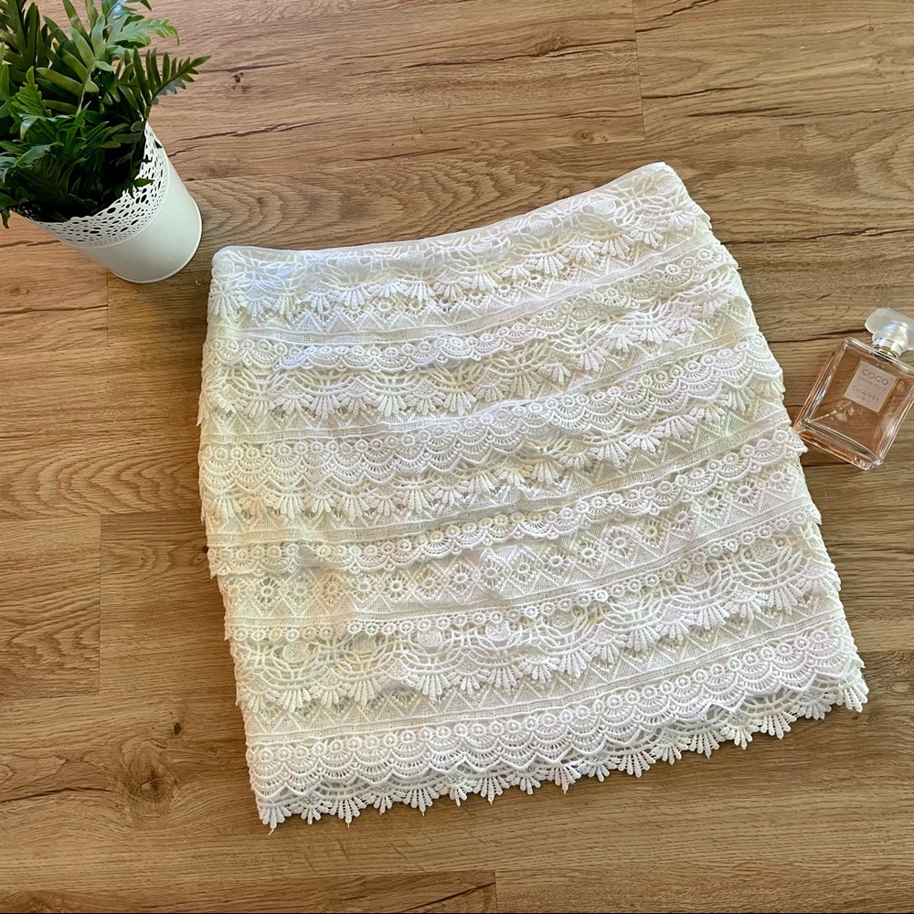 WHBM Beautiful White Lace Skirt